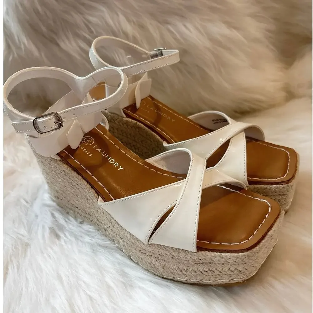 Chinese Laundry style strap design